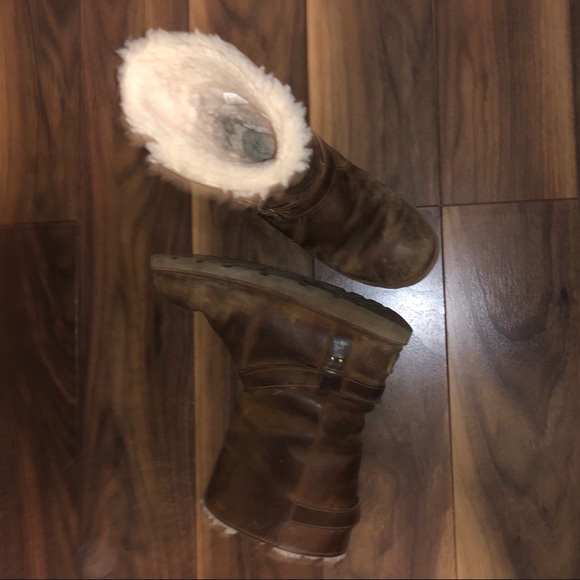 Well worn uggs - Picture 1 of 2